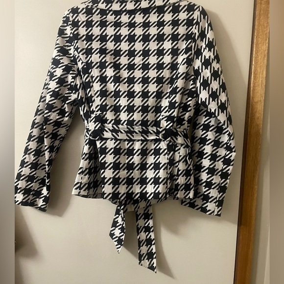 Robert Louis (Small) Black & White Houndstooth Patterned, Belted, Jacket/Blazer - Picture 6 of 9